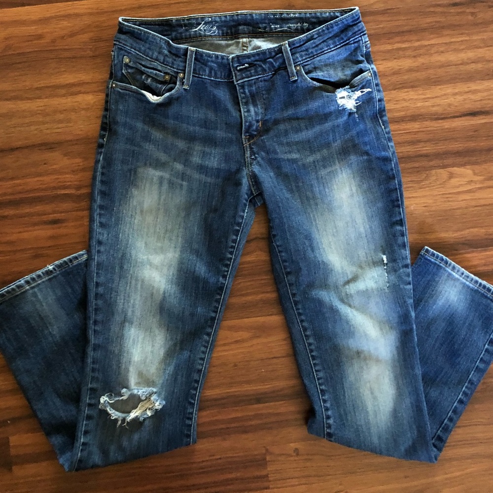 Levis distressed jeans